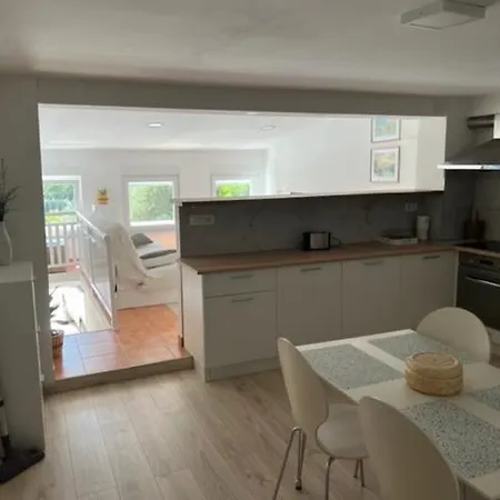 Art Apartma Lucija